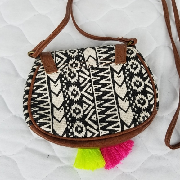 💥 3/$30 T-Shirt & Jeans fabric boho mini crossbody bag EUC - Picture 3 of 7